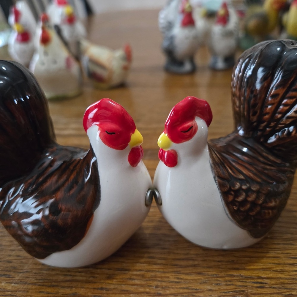 Ceramic Rooster salt and pepper shakers